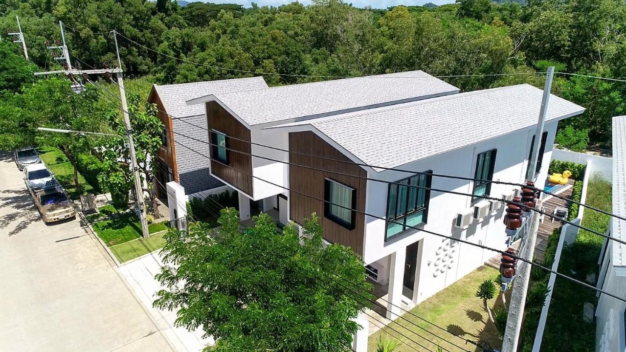 Happy Family Villa Phuket Exterior photo